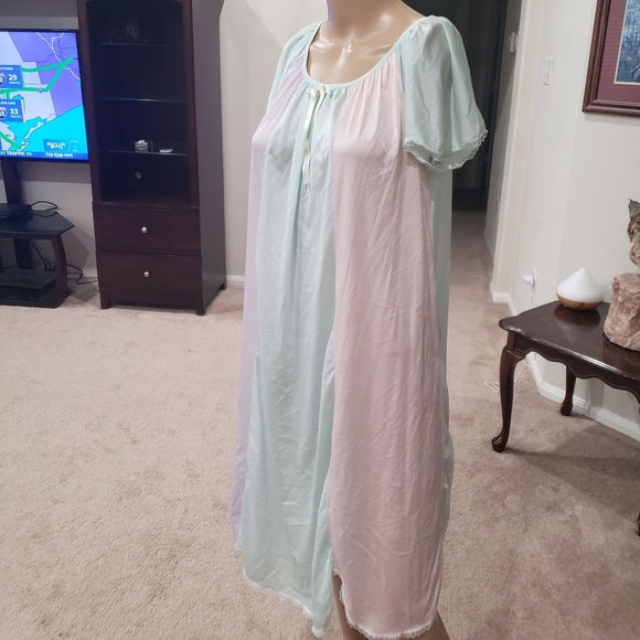 Vintage Lady Camille S pastel colorblock petal hem lace hems sweet soft comfy - Picture 2 of 8